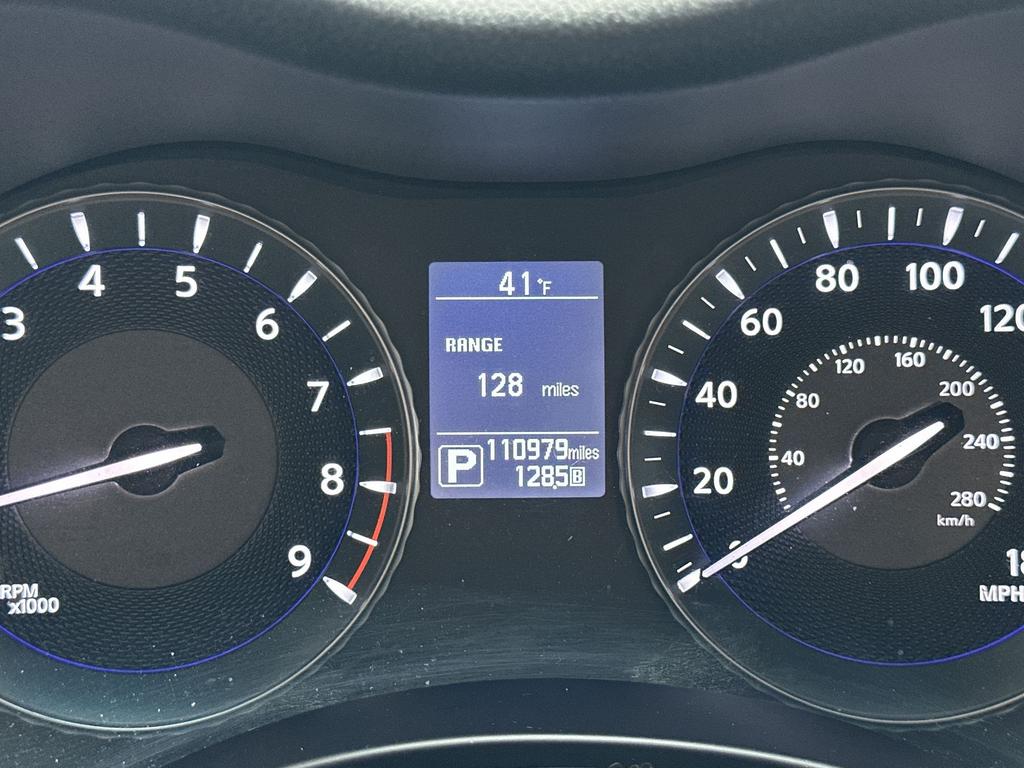 2015 Infiniti Q70