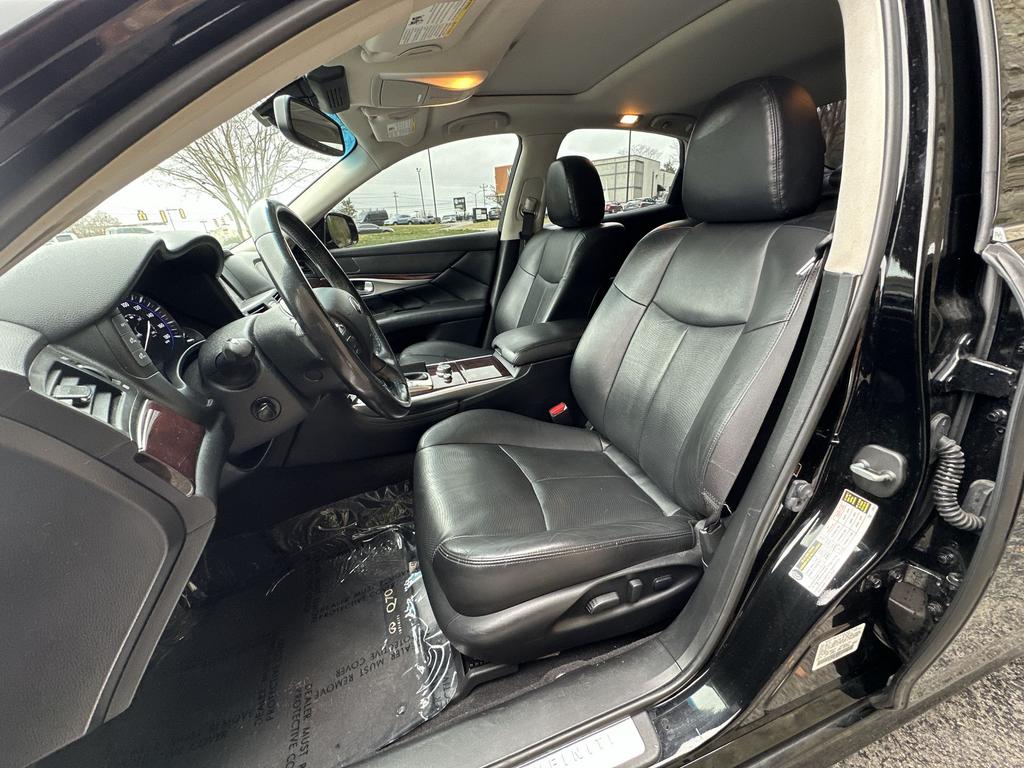2015 Infiniti Q70