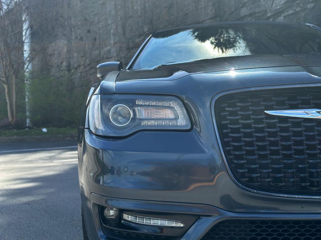 2018 Chrysler 300