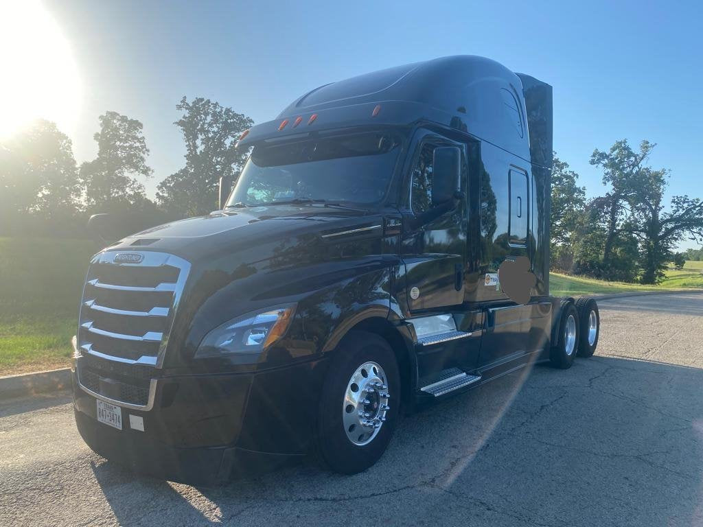 2018 Freightliner Cascadia 126